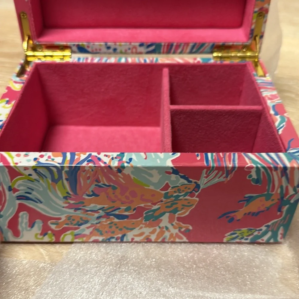 Lilly Pulitzer lacquer jewelry box in dragonfruit sunken treasure NWOT